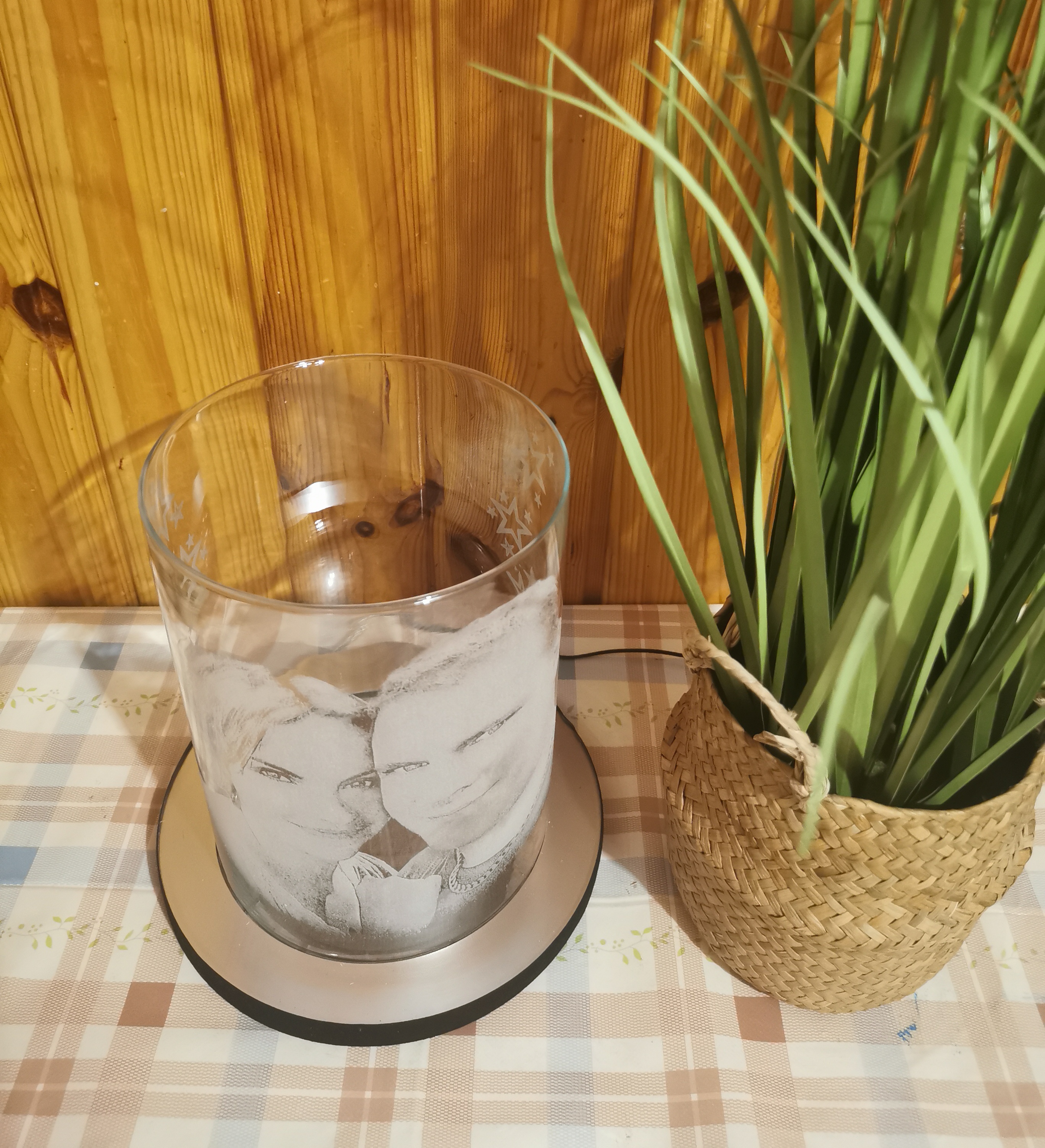 Gravírovana osvetlená váza s fotografiou 